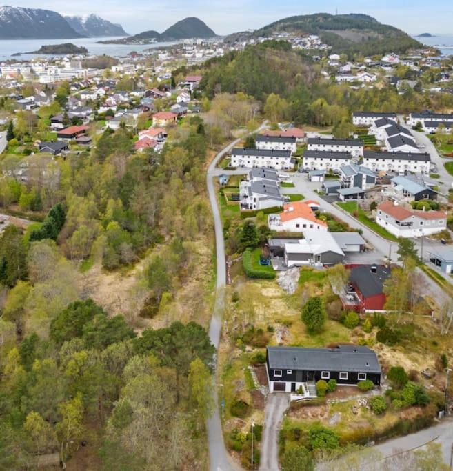 Tranquil Haven Villa Ålesund Buitenkant foto